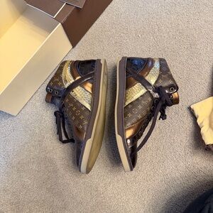 Authentic Louis Vuitton Brown and Gold Sneakers Size 36.5